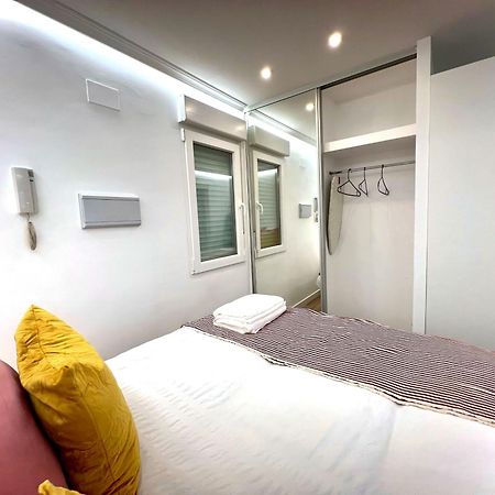 Apartment In The Heart Of Madrid-Piso En Malasana Bagian luar foto
