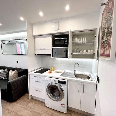 Apartment In The Heart Of Madrid-Piso En Malasana Bagian luar foto