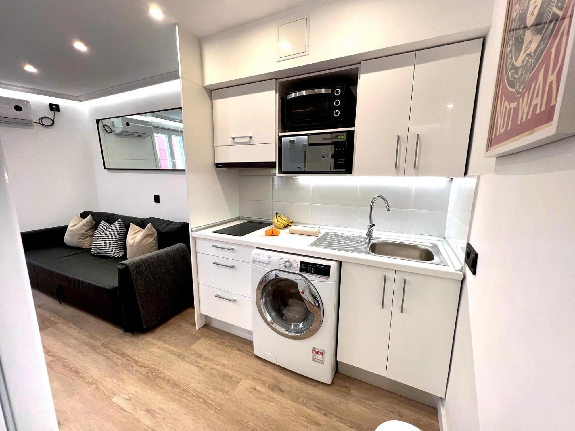 Apartment In The Heart Of Madrid-Piso En Malasana Bagian luar foto