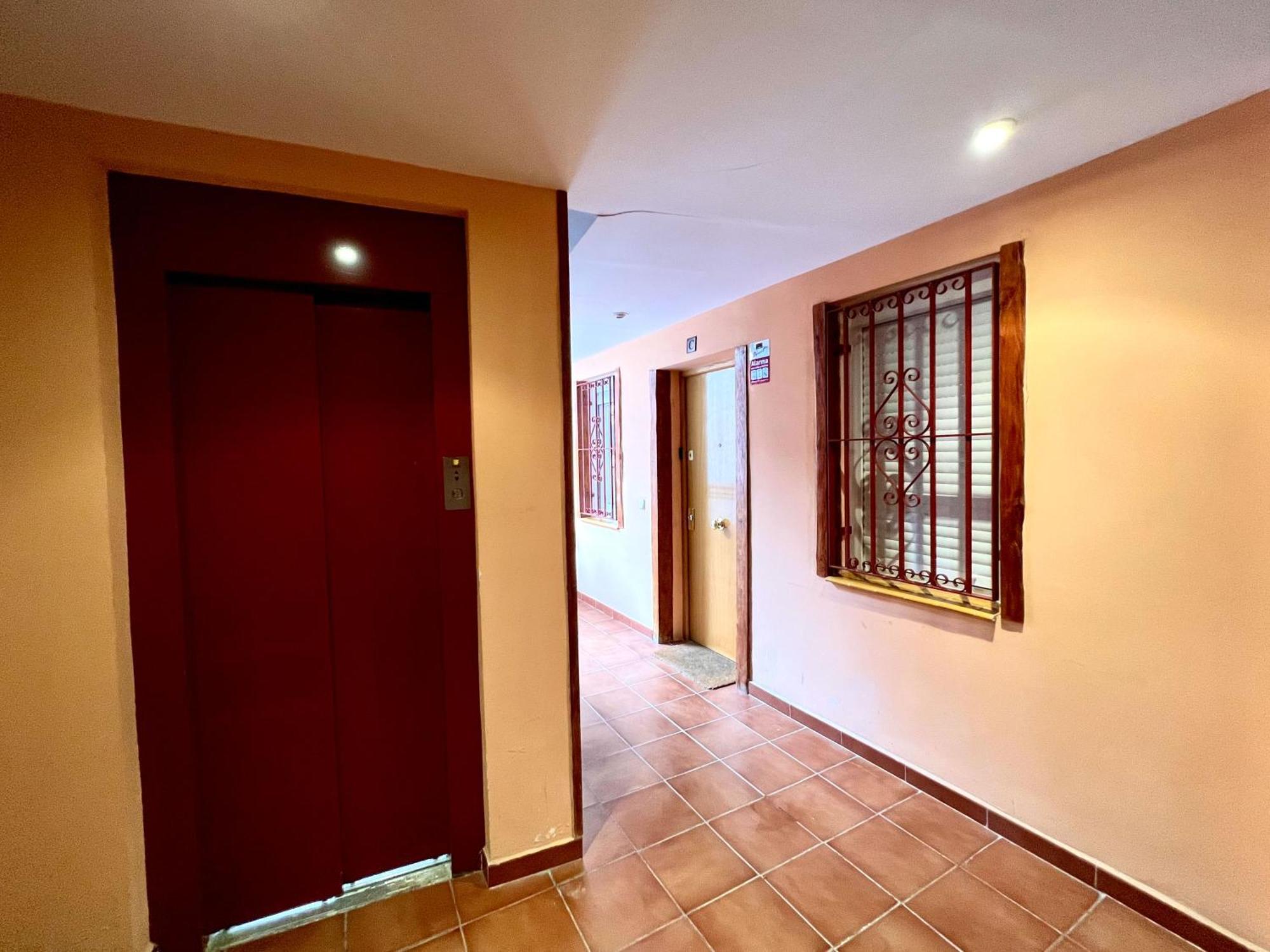 Apartment In The Heart Of Madrid-Piso En Malasana Bagian luar foto