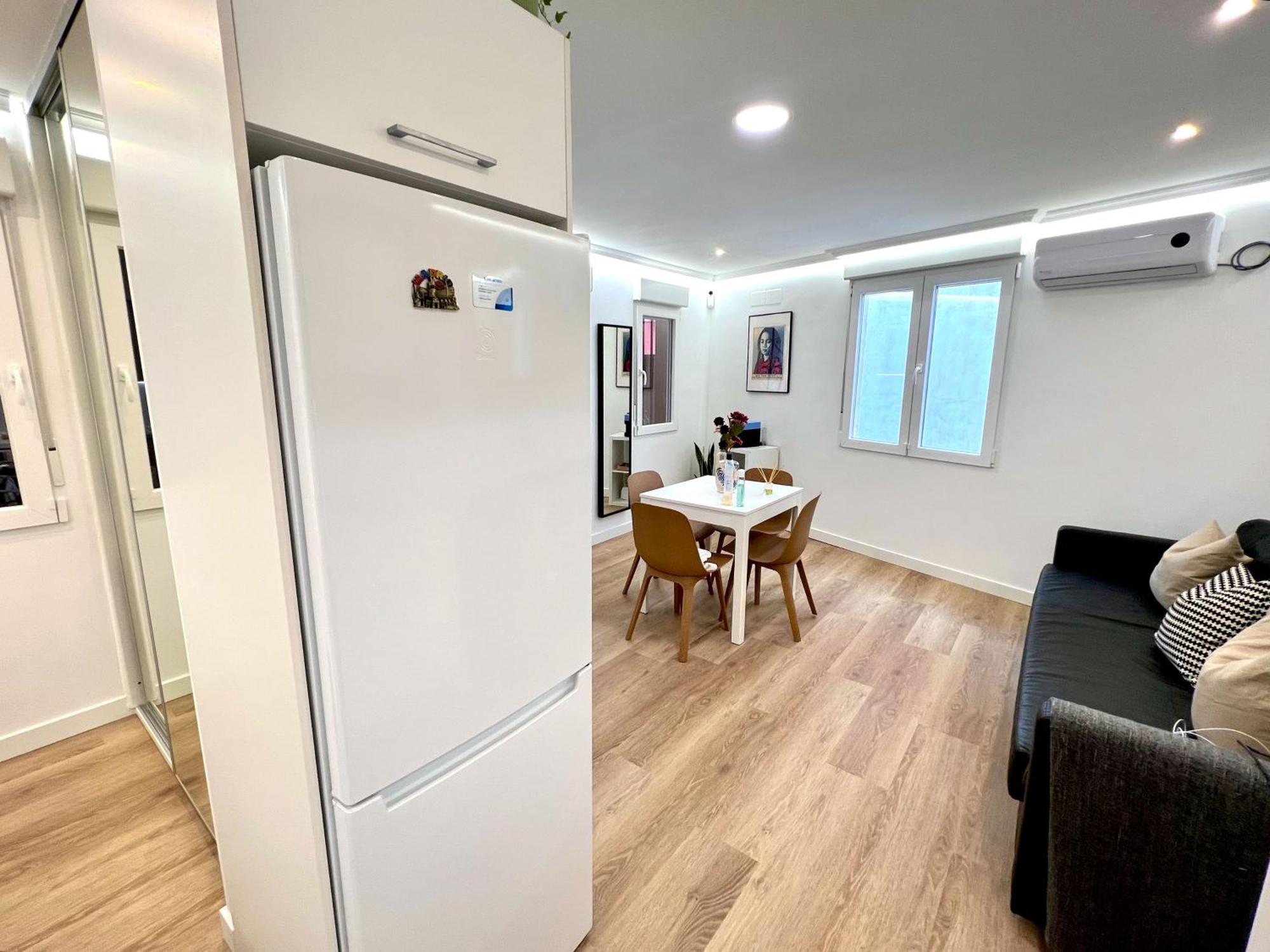 Apartment In The Heart Of Madrid-Piso En Malasana Bagian luar foto